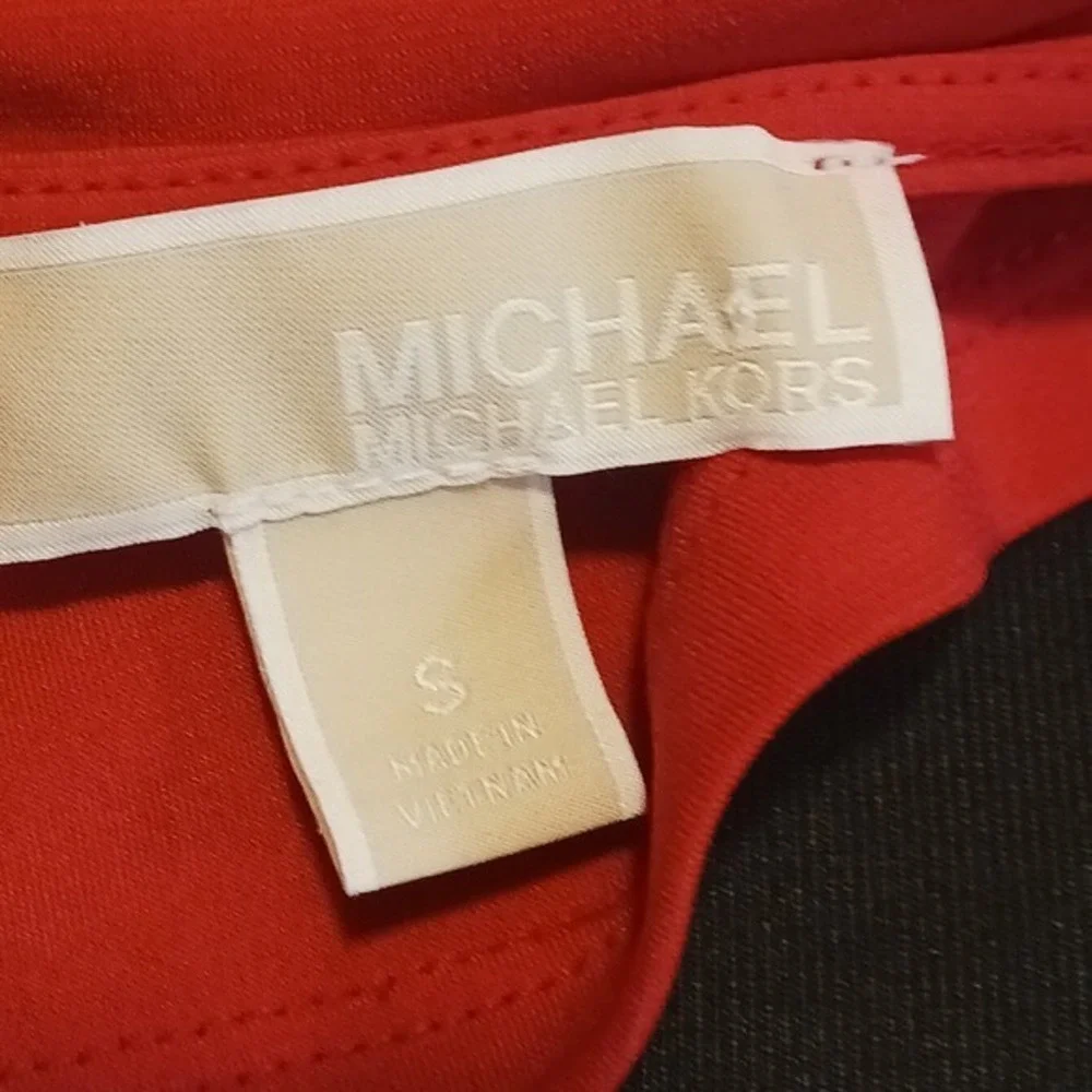 Michael Kors Red Blouse Top Gold Grommet V Neck‎ Long Sleeve Ruffle Cuff small